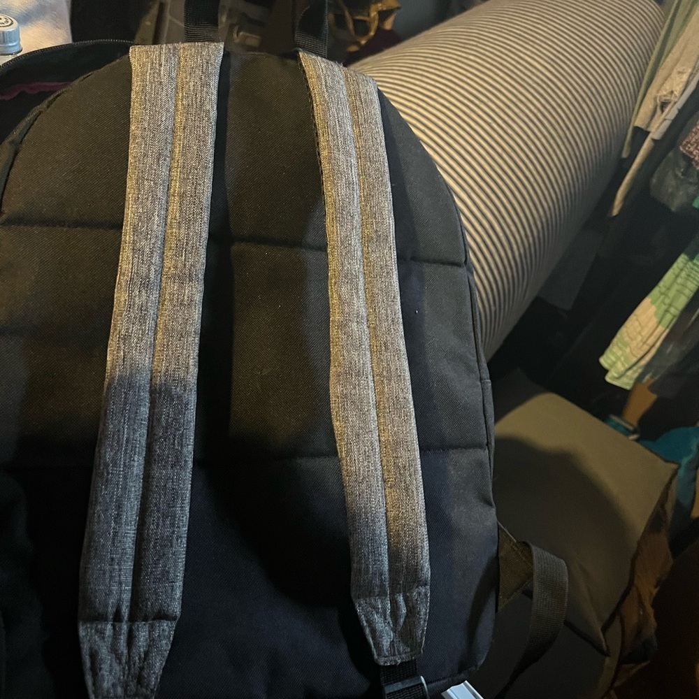 Harry Potter Hogwarts Backpack: used but in great shape - Picture 4 of 5